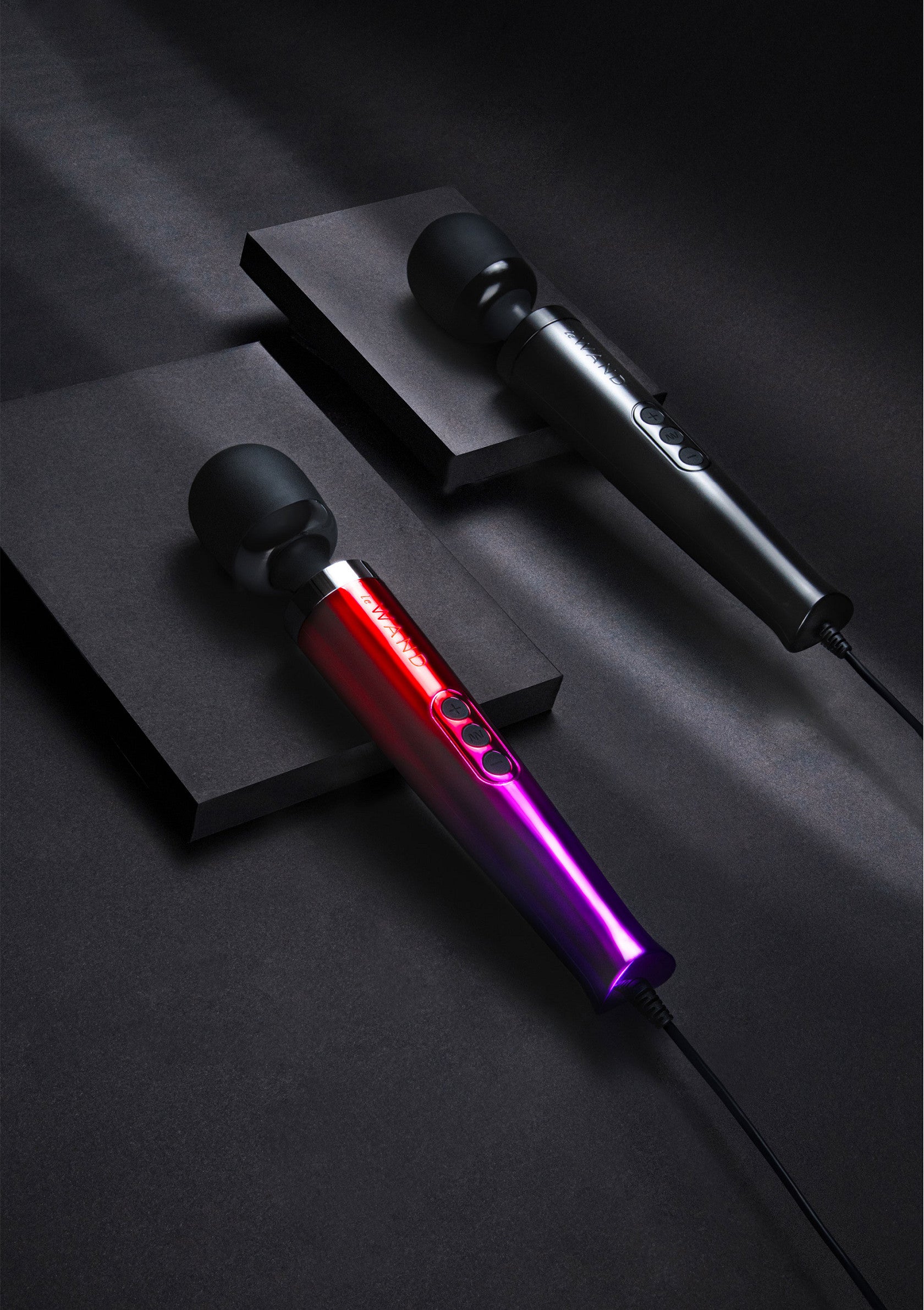 Le Wand Die Cast Plug-In Vibrating Massager BLACK - 7